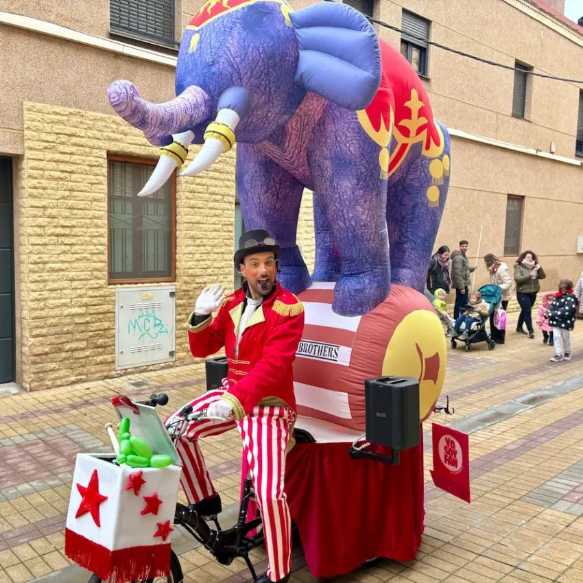Animacions divertides de carrer per a festes majors