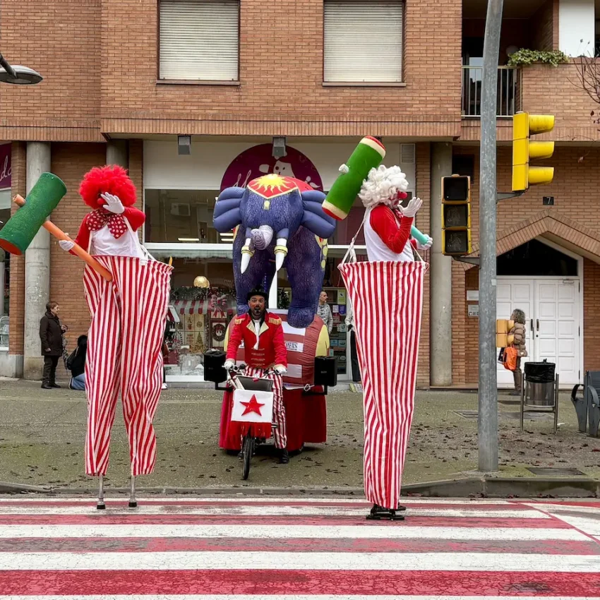 Un espectacle de carrer de Panettone Brothers